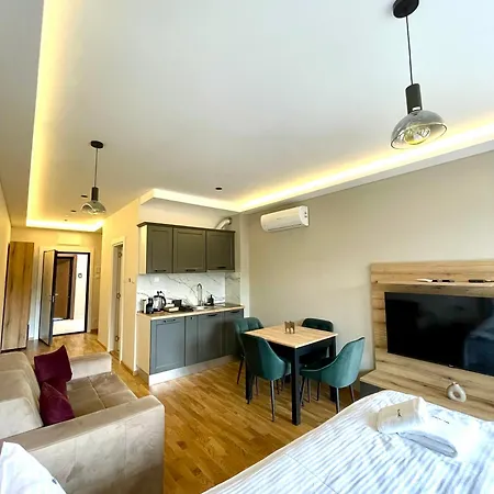 Blanc Apartment